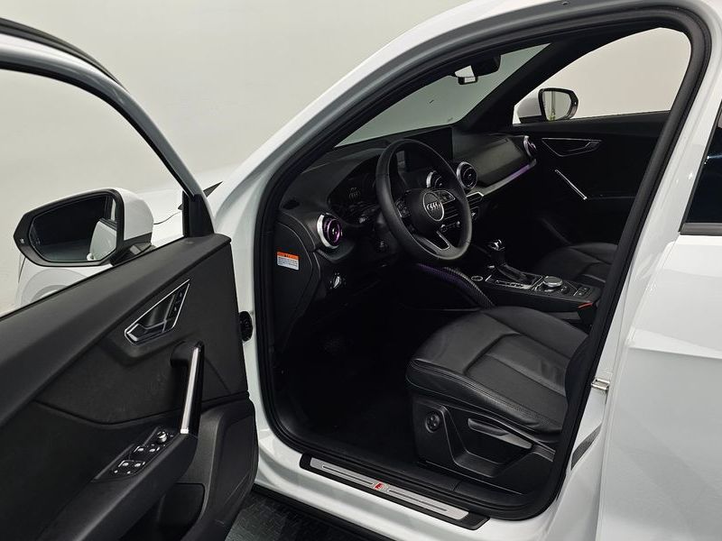 2023 Audi Q2 35 TDI Premium photo 10