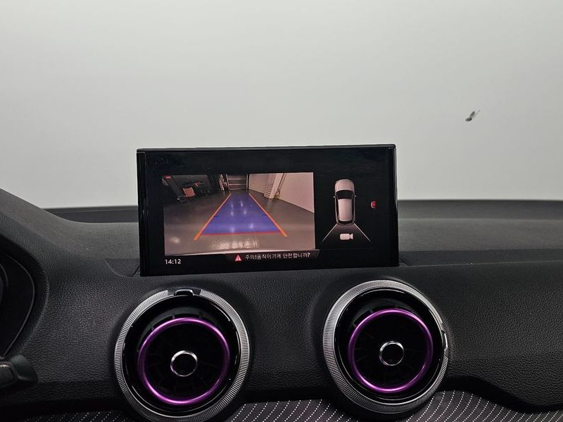 2023 Audi Q2 35 TDI Premium photo 13
