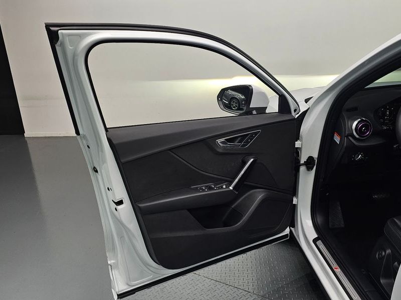 2023 Audi Q2 35 TDI Premium photo 24