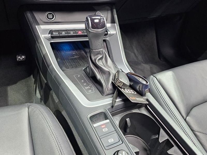 2023 Audi Q3 35 TDI photo 9