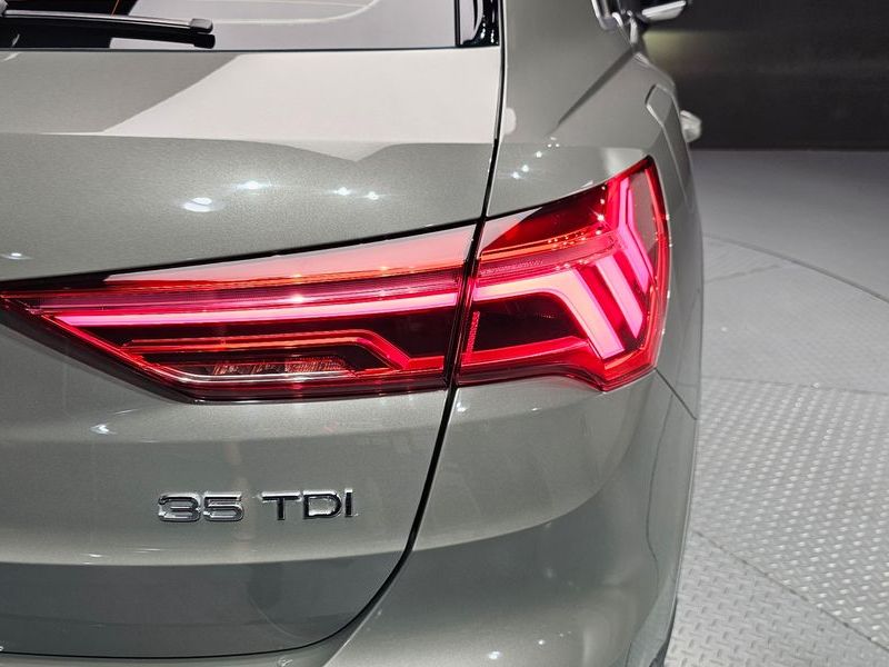 2023 Audi Q3 35 TDI photo 23