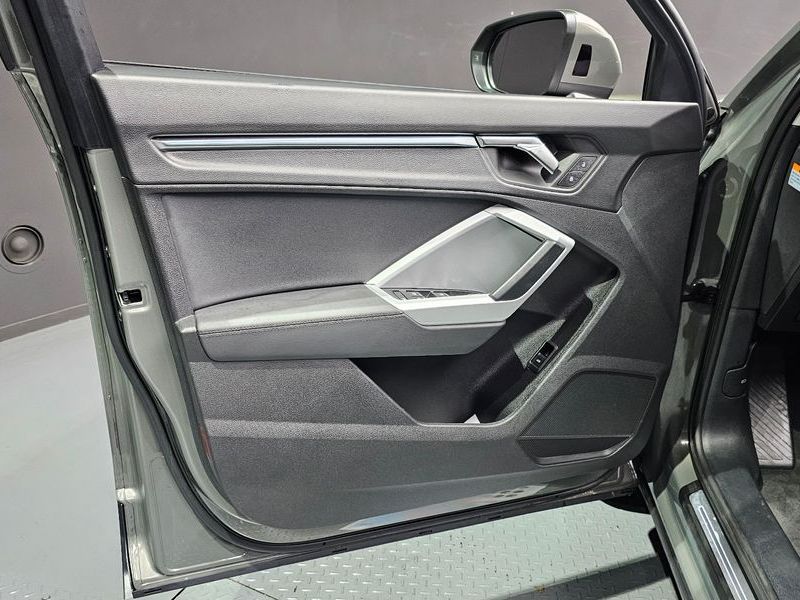 2023 Audi Q3 35 TDI photo 24