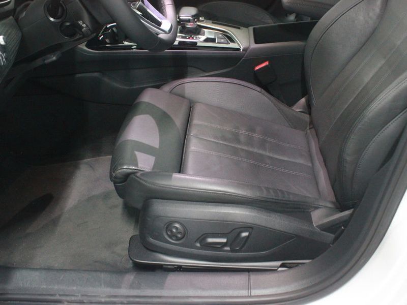 2023 Audi A4 35 TDI Premium photo 16