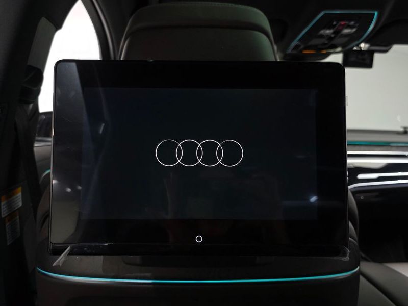 2023 Audi A8 55 TFSI Quattro Premium LWB photo 16