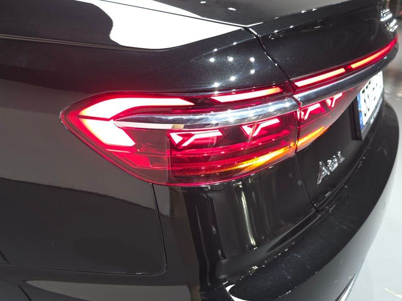 2023 Audi A8 55 TFSI Quattro Premium LWB photo 23