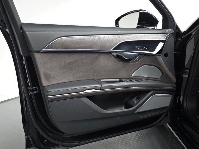 2023 Audi A8 55 TFSI Quattro Premium LWB photo 24