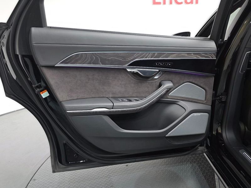 2023 Audi A8 55 TFSI Quattro Premium LWB photo 25