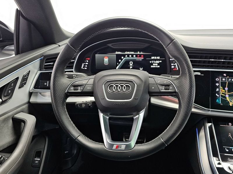2023 Audi Q8 55 TFSI Quattro Premium photo 13