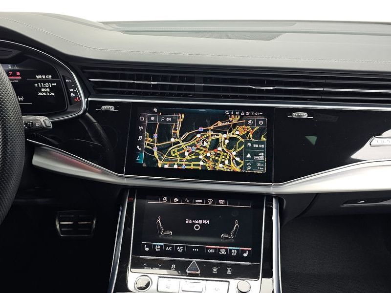 2023 Audi Q8 55 TFSI Quattro Premium photo 14