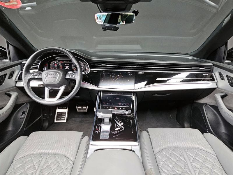 2022 Audi Q8 55 TFSI Quattro Premium photo 7