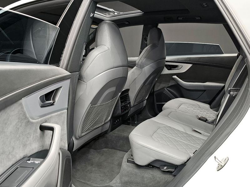 2022 Audi Q8 55 TFSI Quattro Premium photo 10