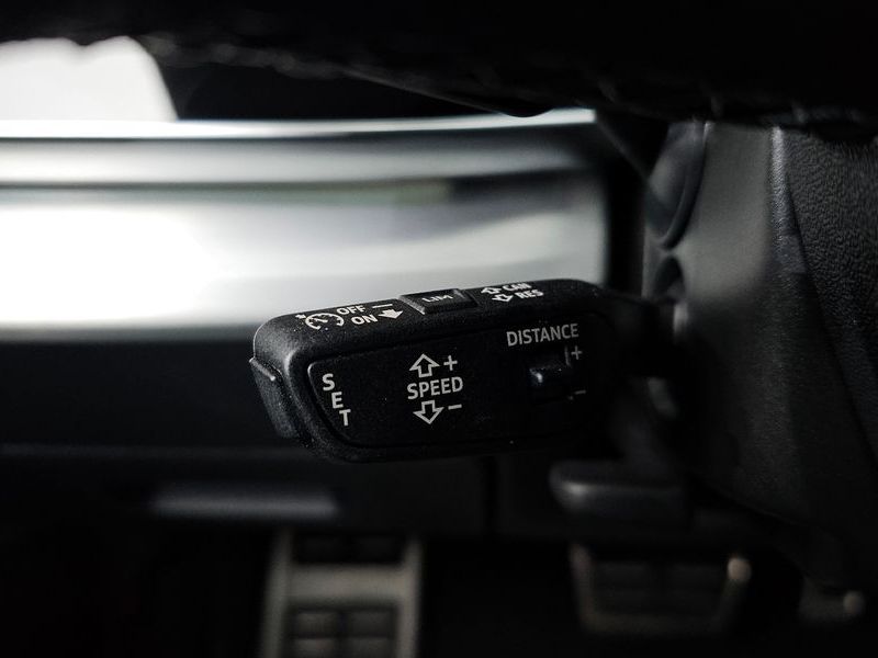 2022 Audi Q8 55 TFSI Quattro Premium photo 12