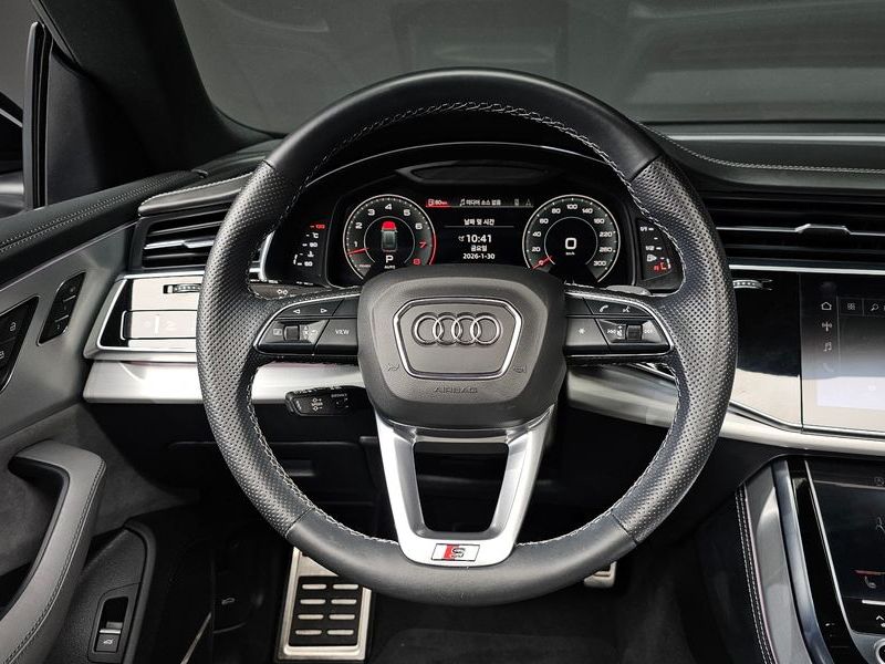 2022 Audi Q8 55 TFSI Quattro Premium photo 13
