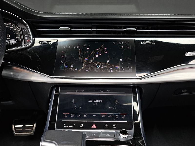 2022 Audi Q8 55 TFSI Quattro Premium photo 15