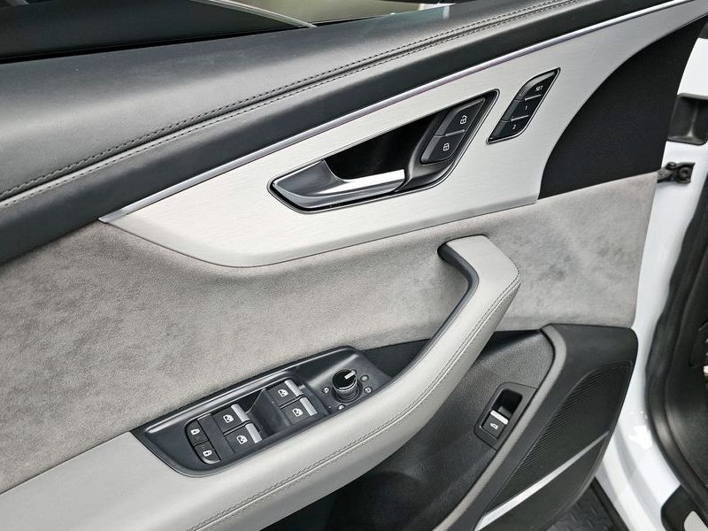2022 Audi Q8 55 TFSI Quattro Premium photo 20