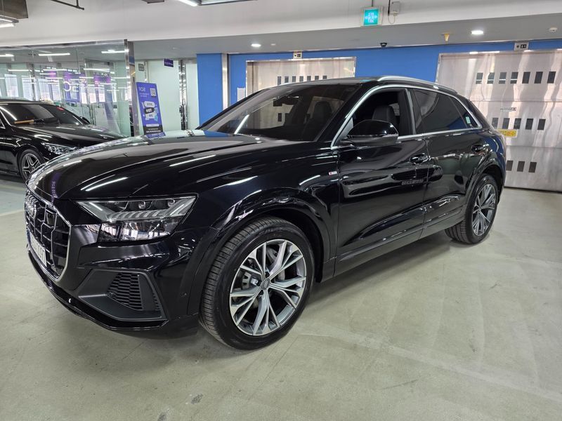 2021 Audi Q8 50 TDI Quattro Premium photo 1