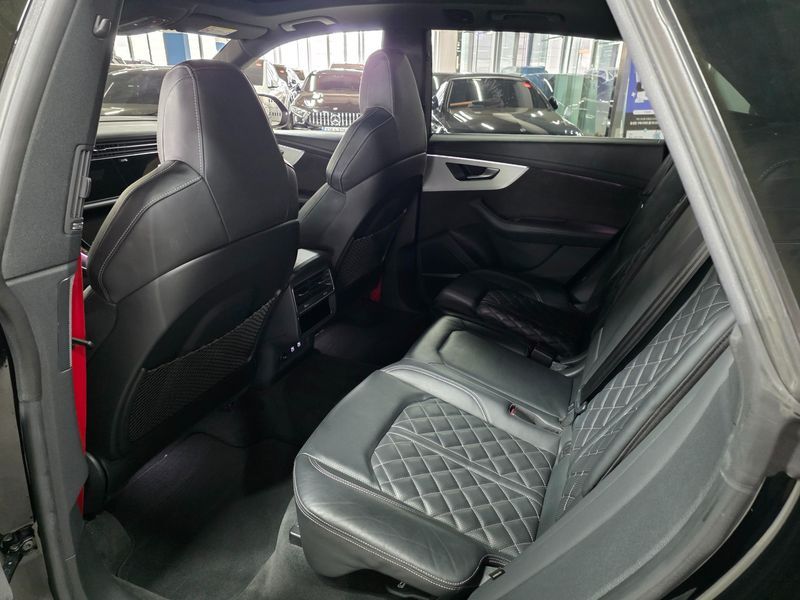 2021 Audi Q8 50 TDI Quattro Premium photo 17