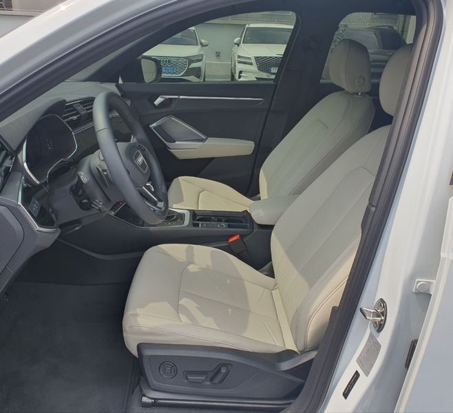 2026 Audi Q3 40 TFSI Quattro Premium photo 7