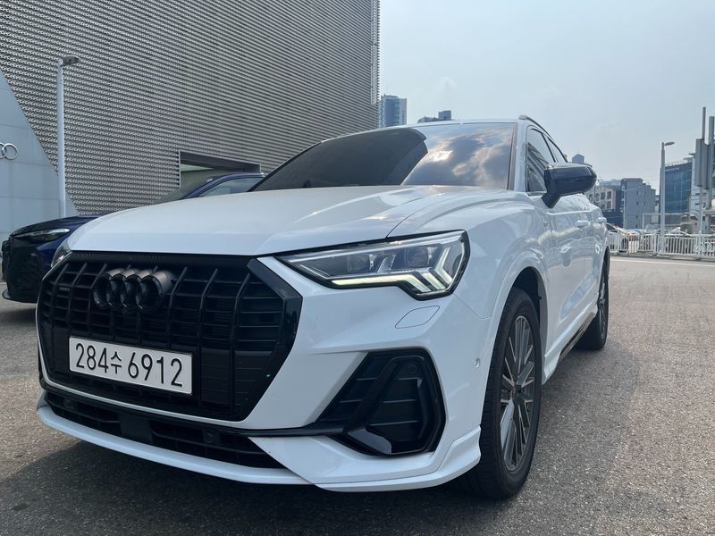 2026 Audi Q3 40 TFSI Quattro Premium photo 1