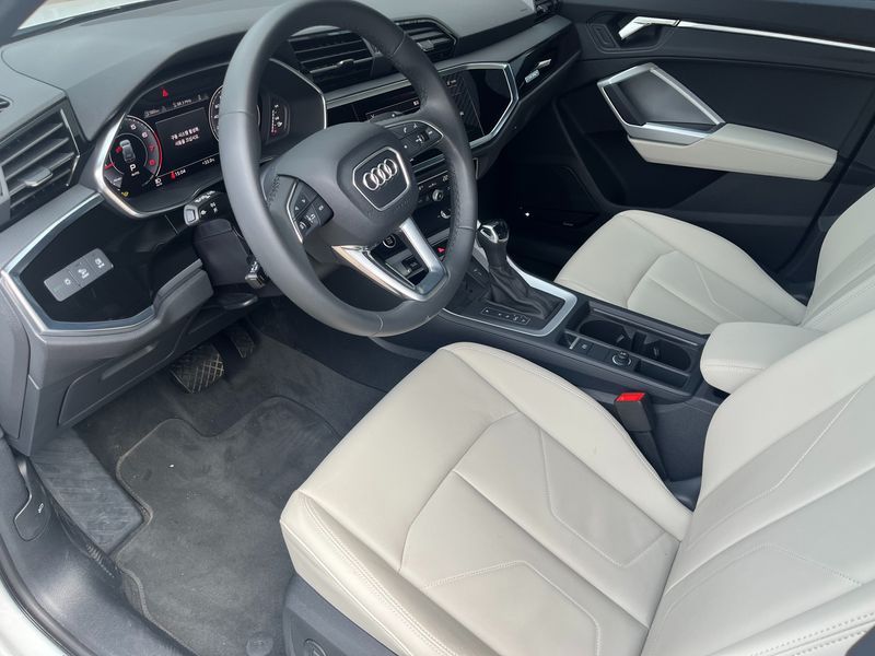 2026 Audi Q3 40 TFSI Quattro Premium photo 8