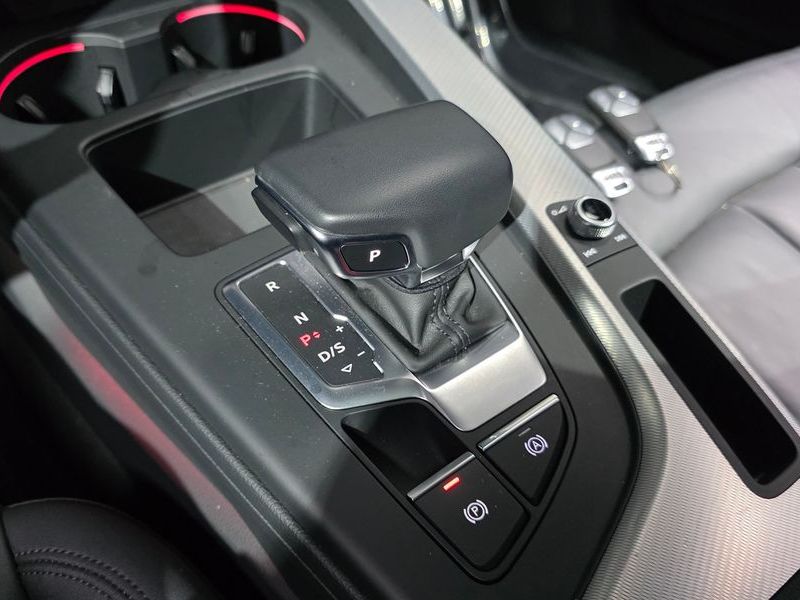 2023 Audi A4 40 TFSI photo 9