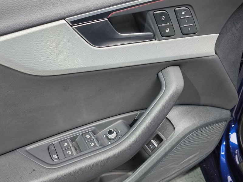 2023 Audi A4 40 TFSI photo 13