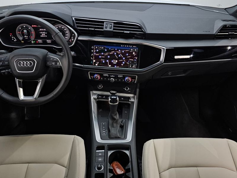 2025 Audi Q3 35 TDI Premium photo 7