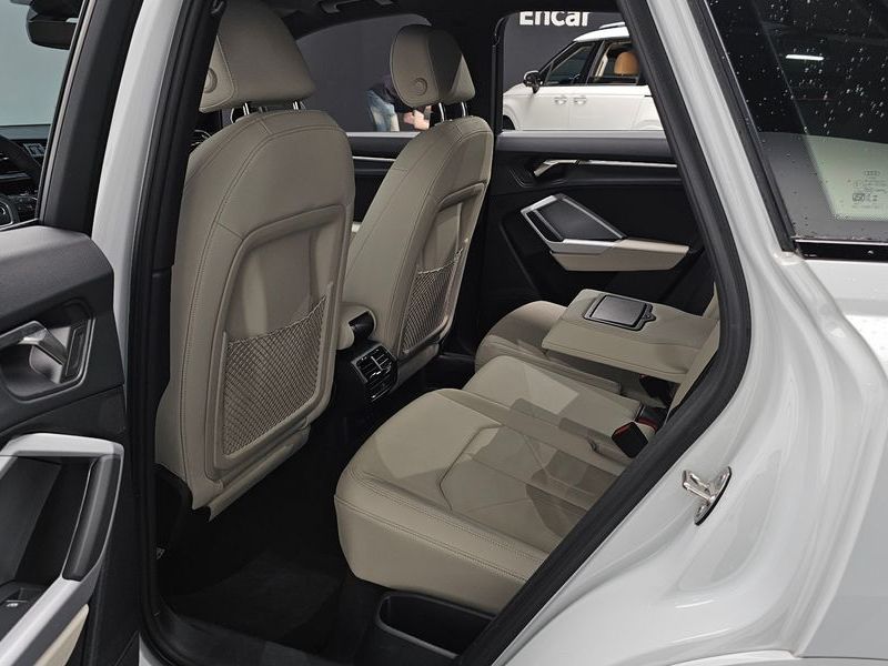 2025 Audi Q3 35 TDI Premium photo 12
