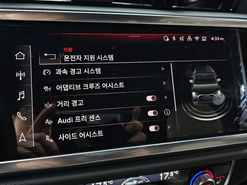 2025 Audi Q3 35 TDI Premium photo 16