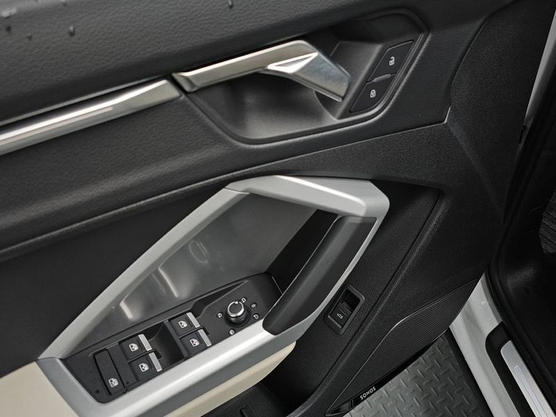2025 Audi Q3 35 TDI Premium photo 18
