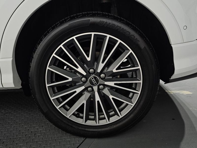2025 Audi Q3 35 TDI Premium photo 21