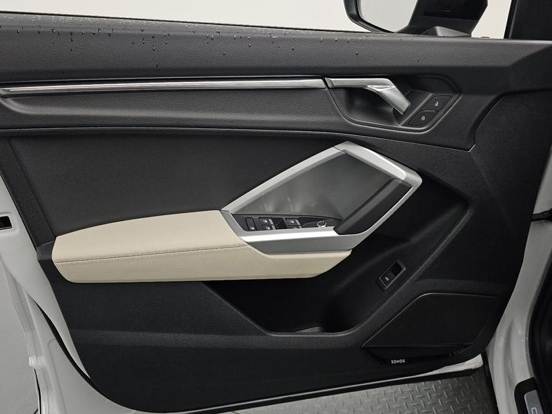 2025 Audi Q3 35 TDI Premium photo 24