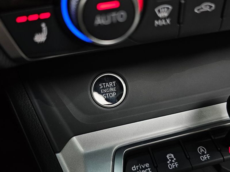 2025 Audi Q3 35 TDI Premium photo 28