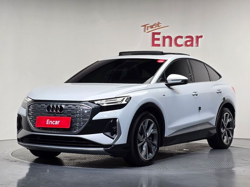 2022 Audi e-tron 40 Premium Sportback photo 1