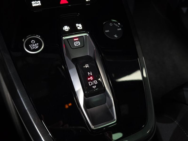 2022 Audi e-tron 40 Premium Sportback photo 9