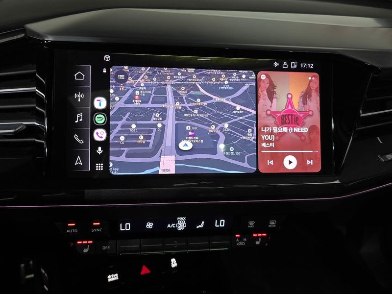 2022 Audi e-tron 40 Premium Sportback photo 12