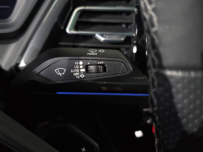 2022 Audi e-tron 40 Premium Sportback photo 19