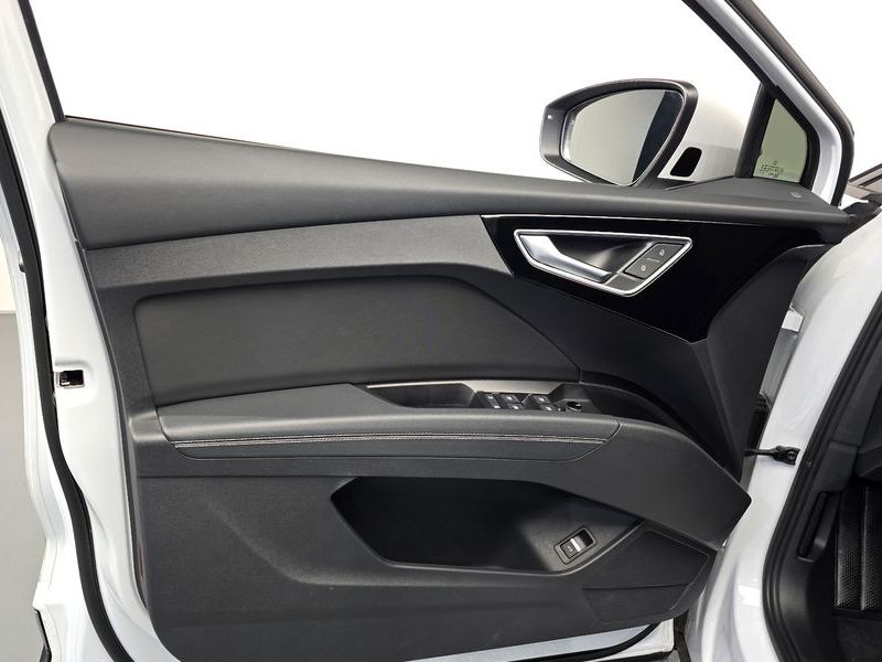 2022 Audi e-tron 40 Premium Sportback photo 24