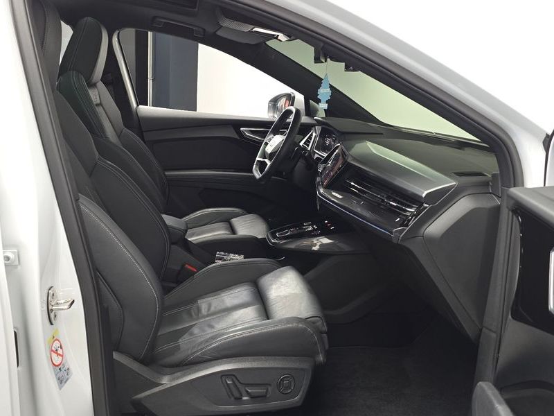 2022 Audi e-tron 40 Premium Sportback photo 26