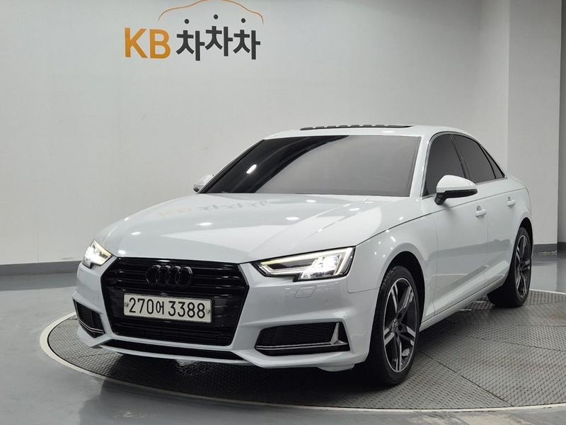 2019 Audi A4 40 TFSI Premium photo 1