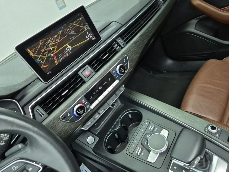 2019 Audi A4 40 TFSI Premium photo 8