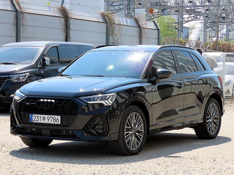 2025 Audi Q3 40 TFSI Quattro Premium photo 1