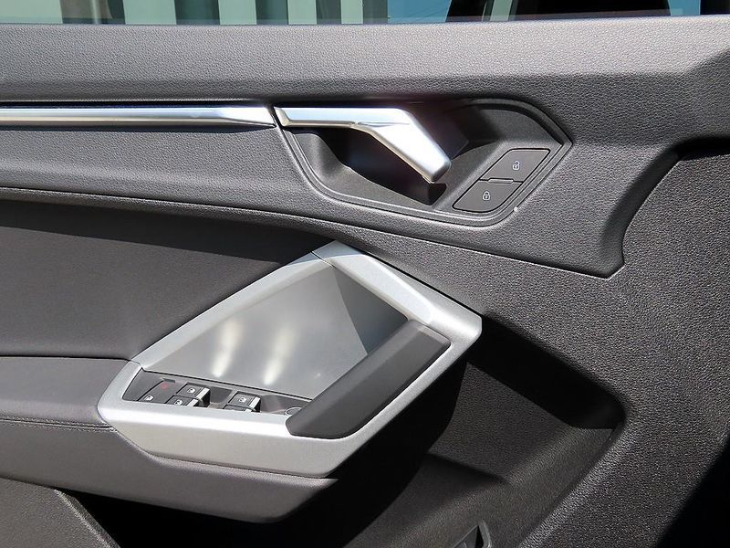 2025 Audi Q3 40 TFSI Quattro Premium photo 15