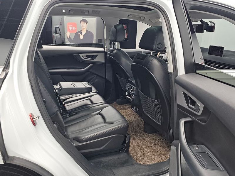 2019 Audi Q7 45 TFSI Quattro photo 11