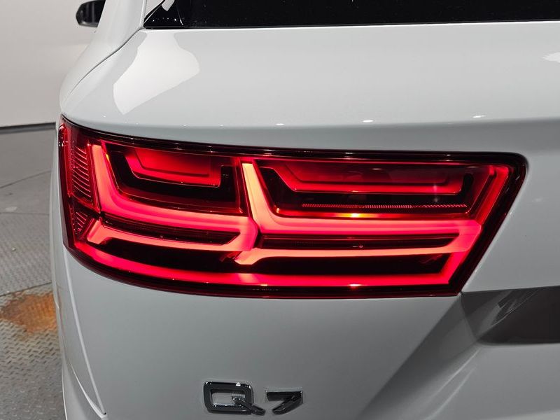 2019 Audi Q7 45 TFSI Quattro photo 23