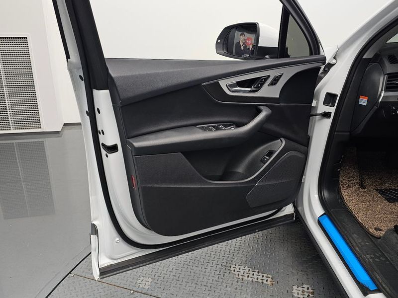 2019 Audi Q7 45 TFSI Quattro photo 24