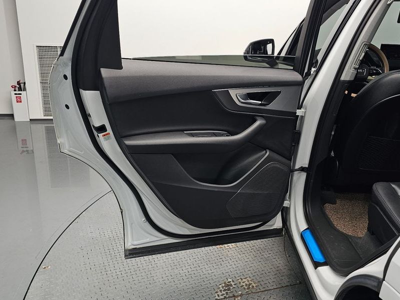 2019 Audi Q7 45 TFSI Quattro photo 25