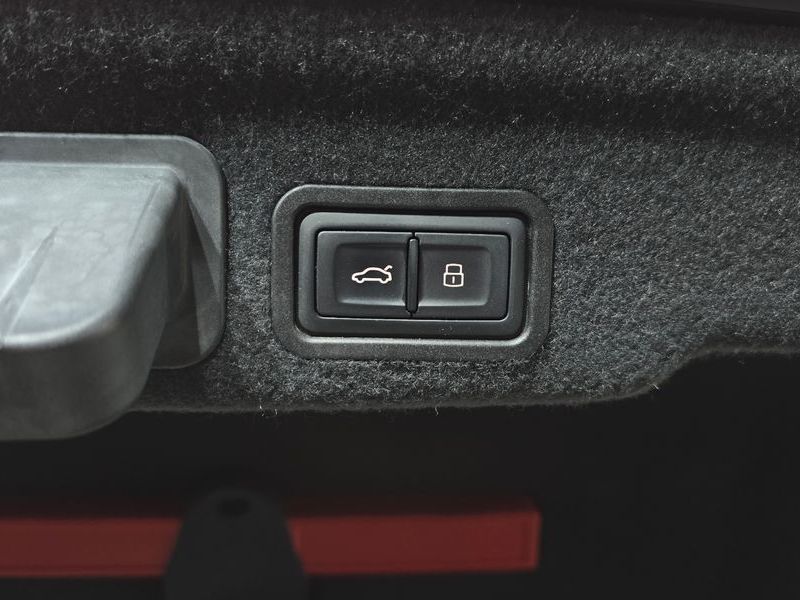 2015 Audi A8 60 TDI Quattro D4 photo 16