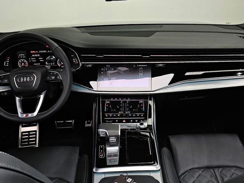 2025 Audi Q8 50 TDI Quattro Premium photo 7