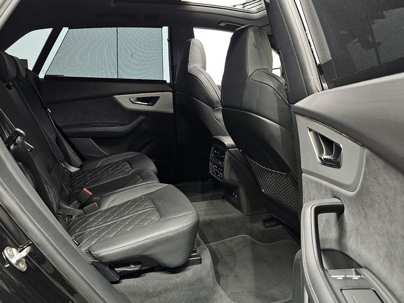 2025 Audi Q8 50 TDI Quattro Premium photo 11
